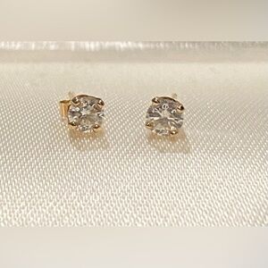 14k Rose Gold .26ct TW Round Brilliant Cut Diamond Stud Earrings